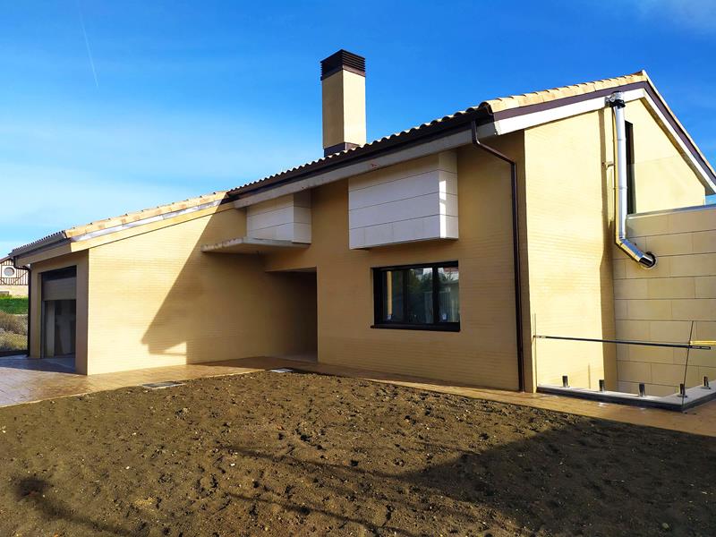 Vivienda unifamiliar en piedra natural en Arroyo de la Encomienda